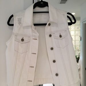 Used Gap vest size XS